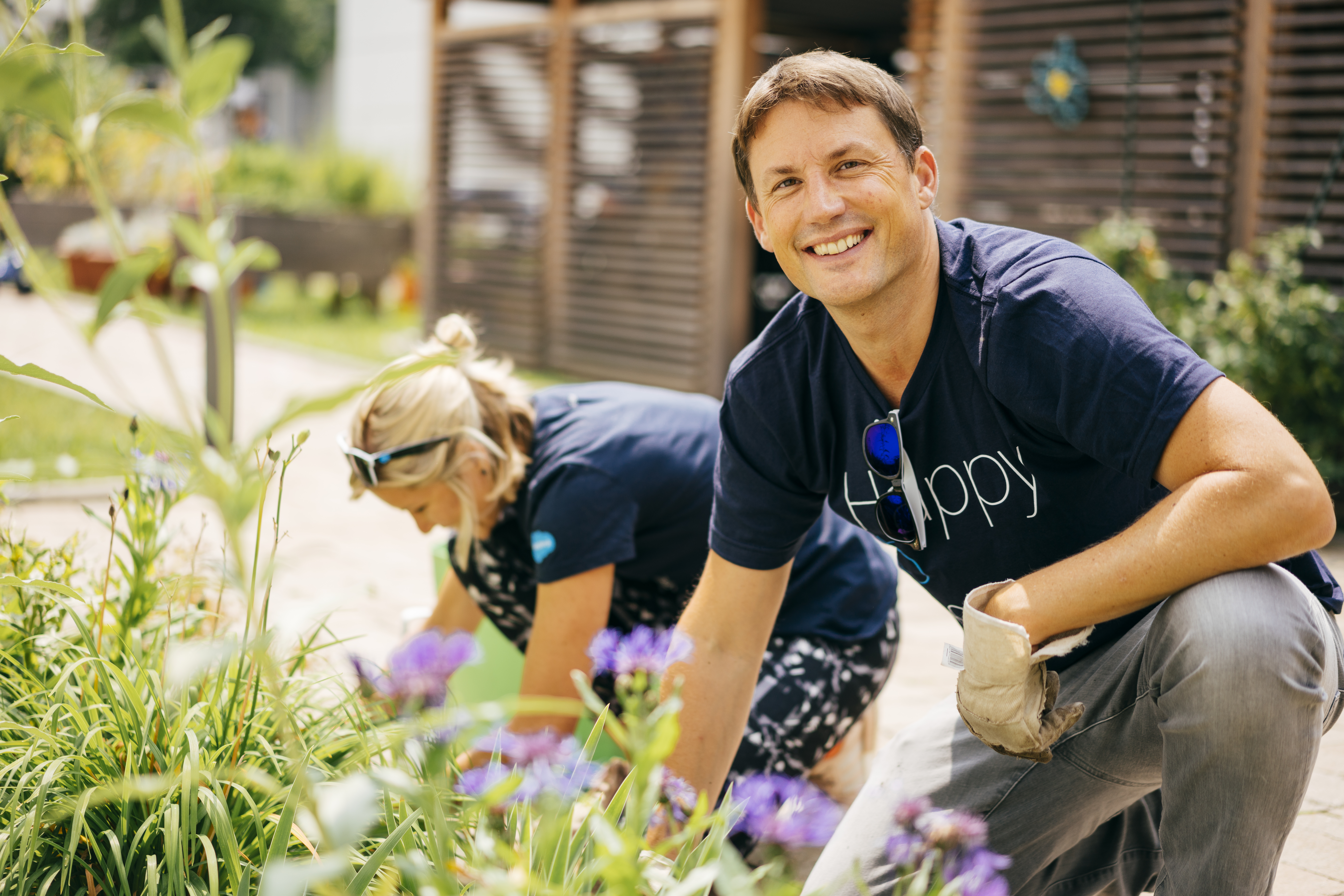 Employee giving and volunteering programs are just one component of creating a thriving corporate culture.